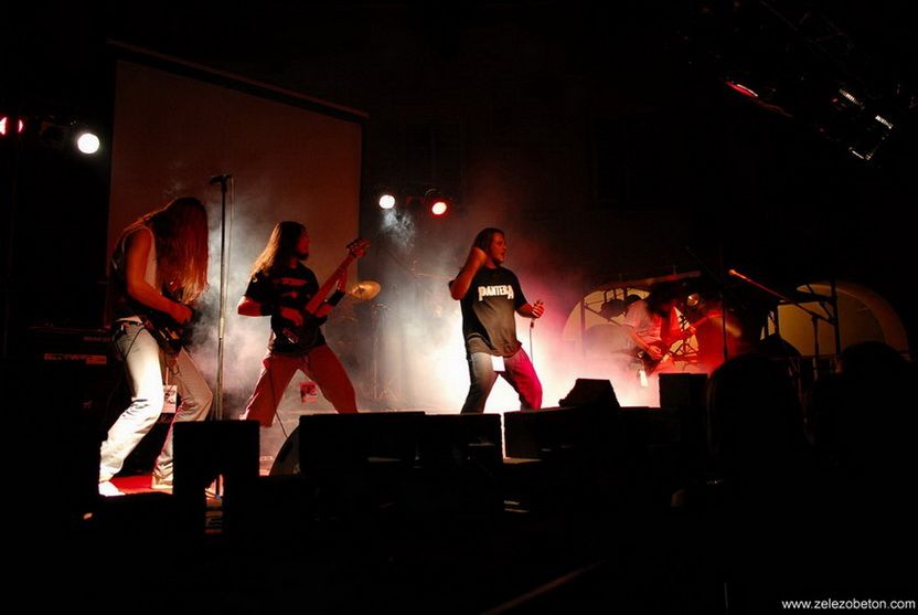 081004165013_1thraw04.jpg