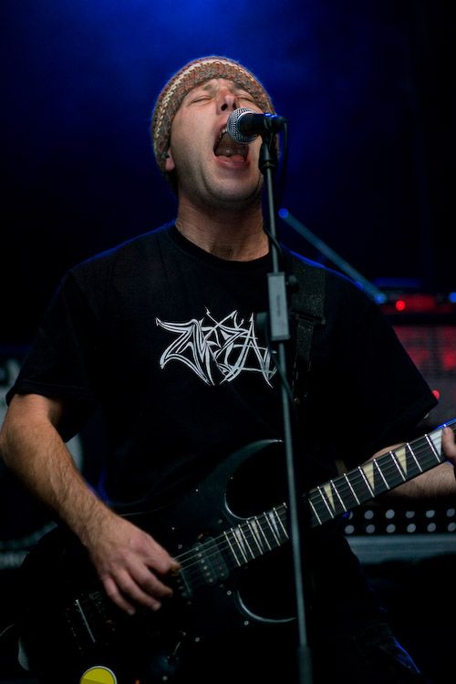 081122_Biohazard_1_no-limits-1.jpg