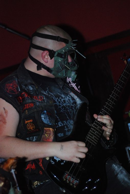 090306_1_bleeding_fist03.jpg