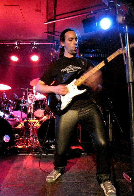 20090512_1_burningblack4.jpg
