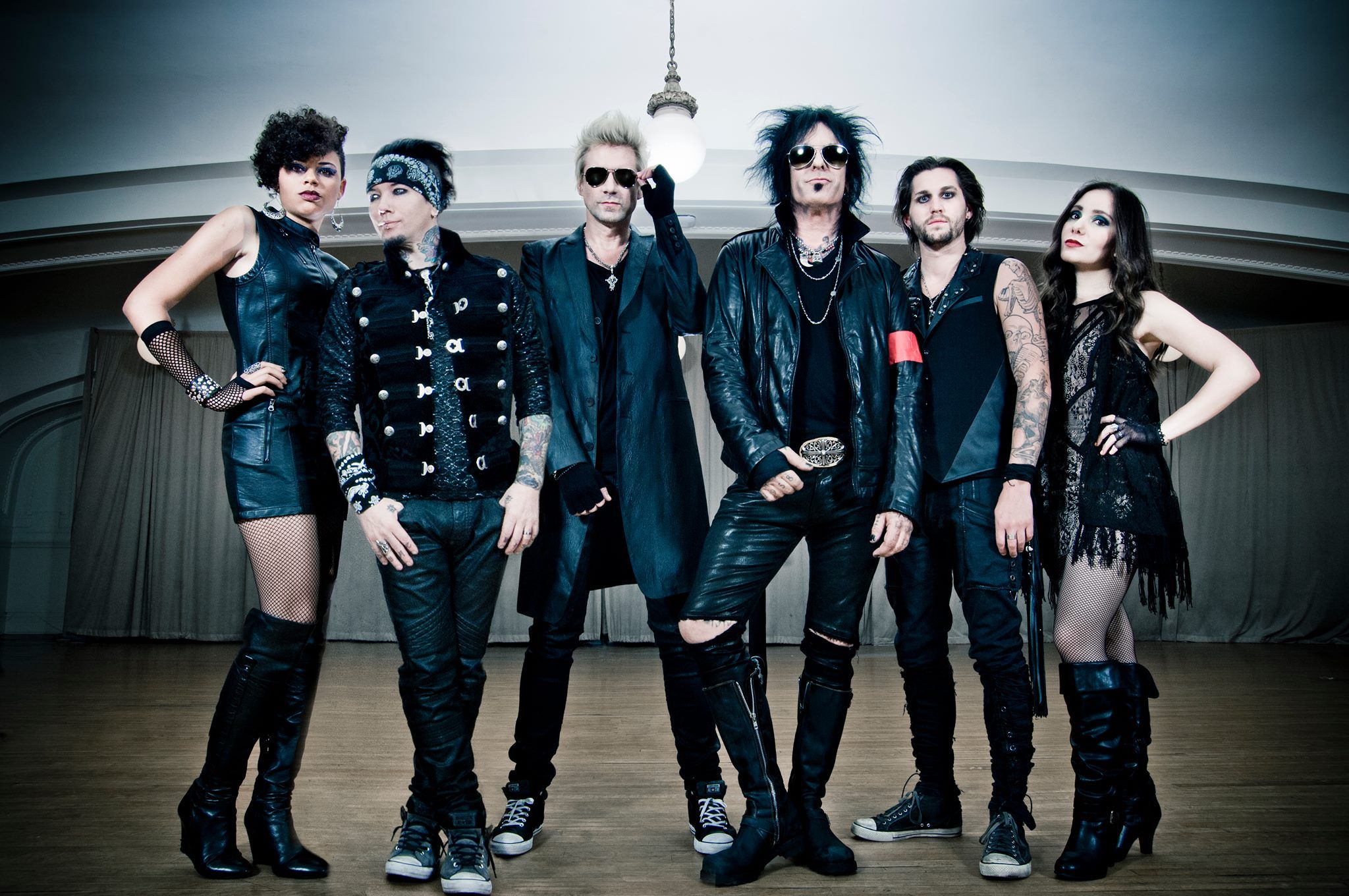 Sixx:A.M. najavili novi single