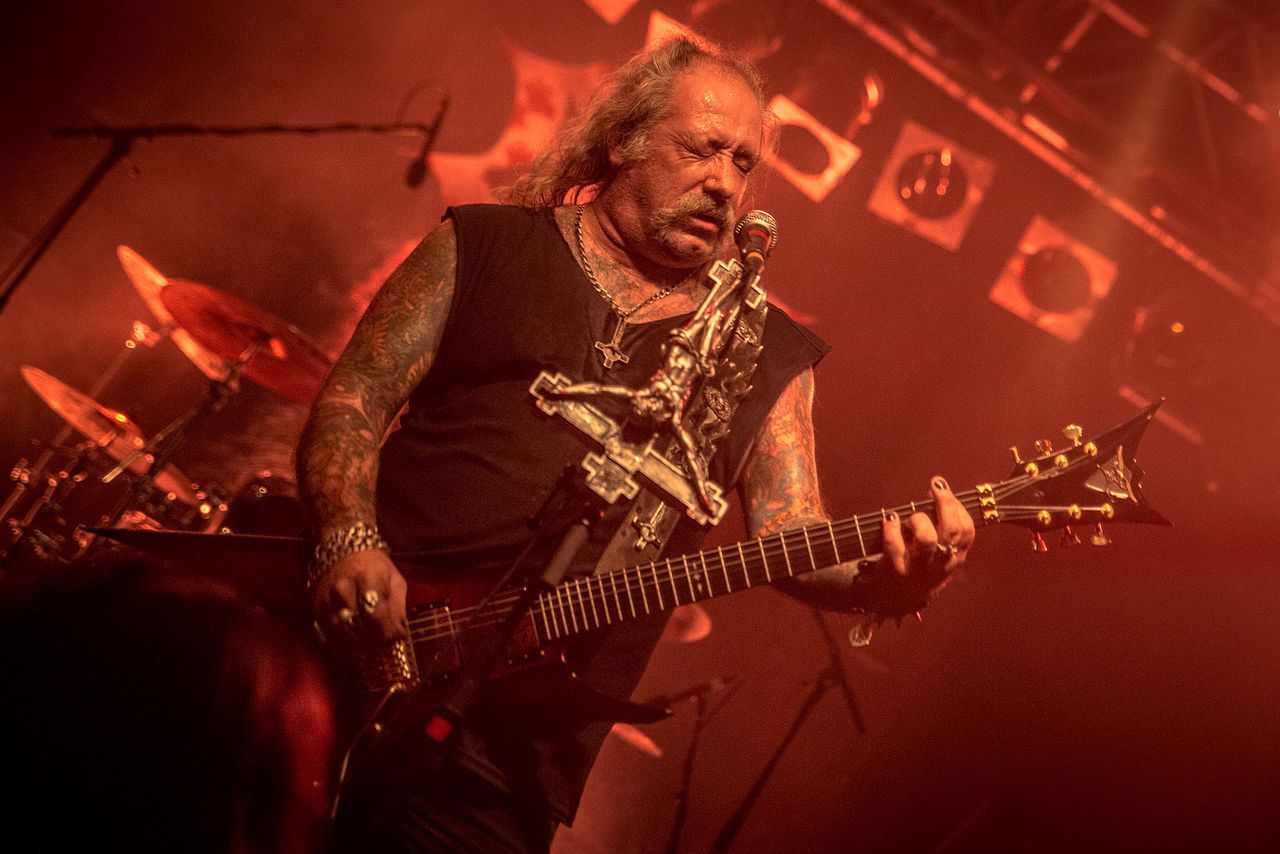 Hobbs' Angel Of Death podpisali za založbo Hells Headbangers