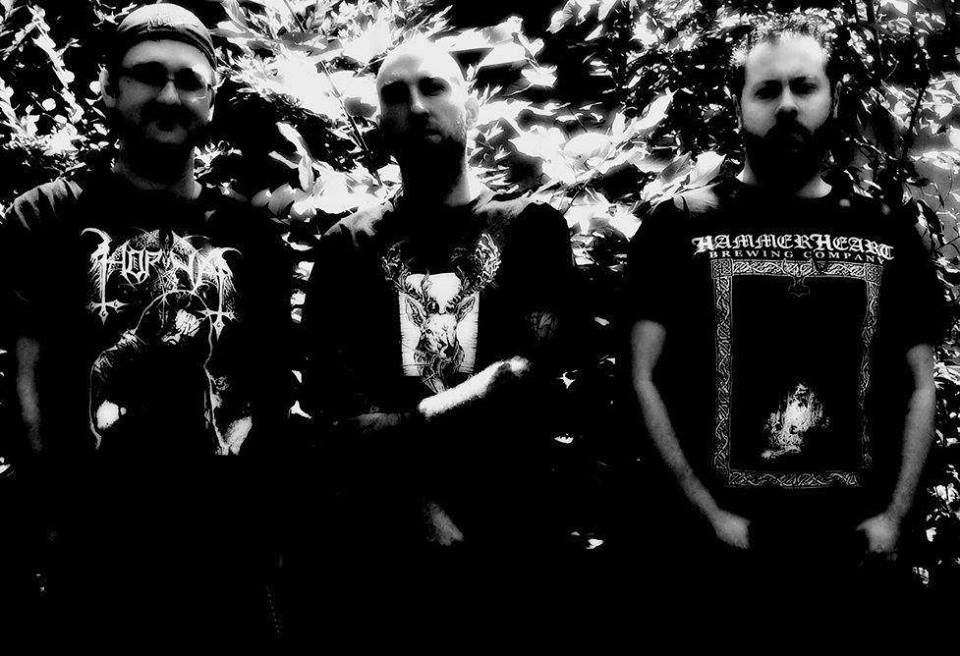 Feral Light objavili svojo prvo skladbo