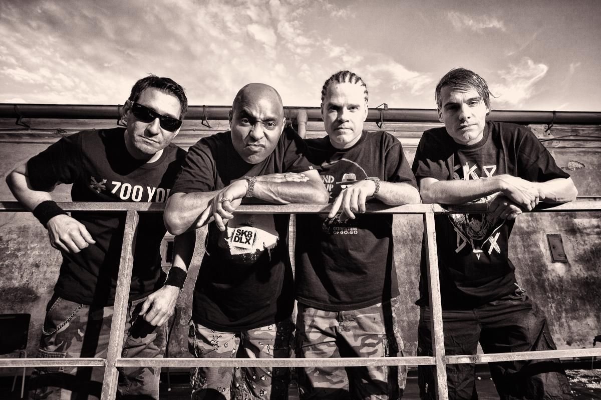 Dog Eat Dog z videospotom za skladbo Vibe Cartel