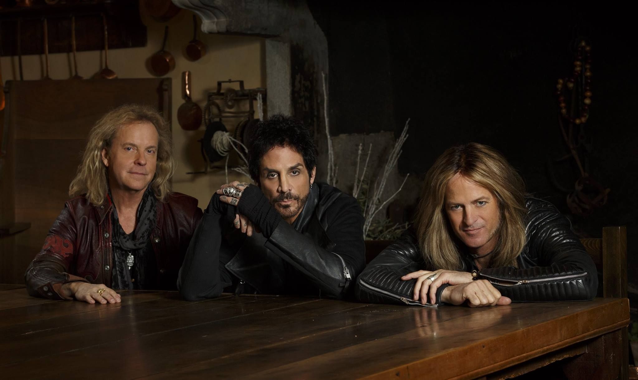 Revolution Saints objavili nov videospot