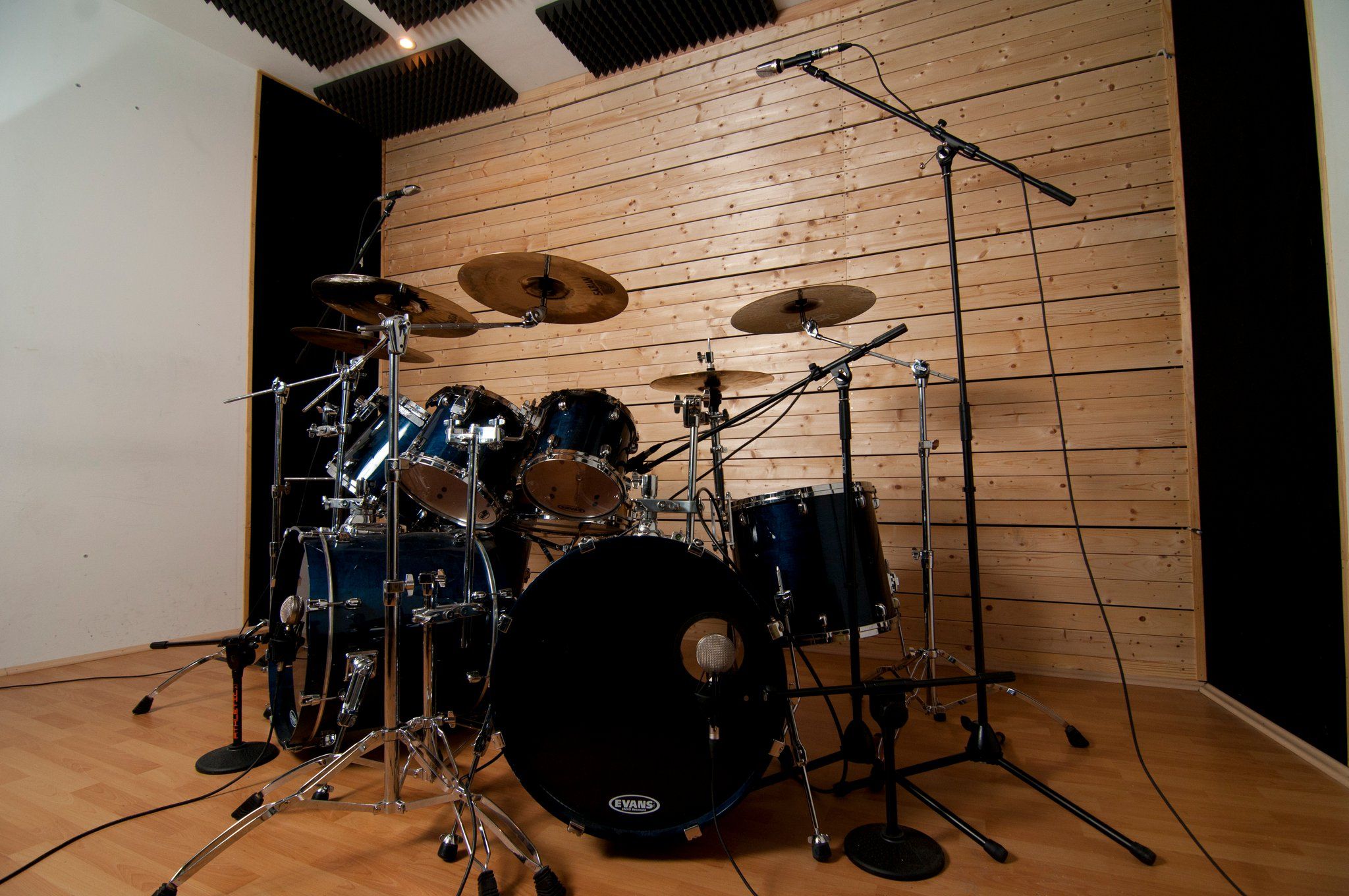 Negligence Studio ponovno odpira vrata