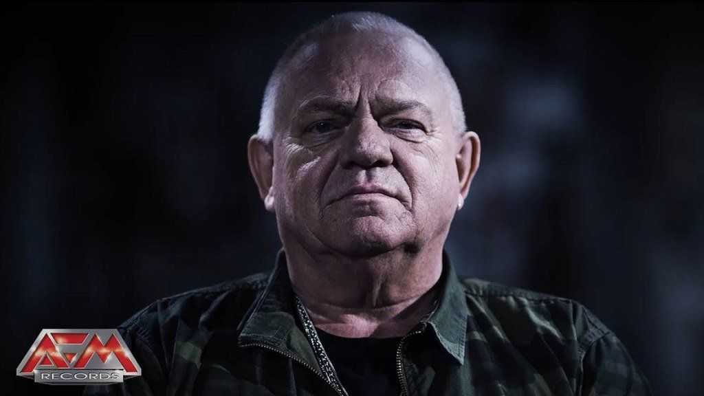 Poglejte si najnovejši portret Uda Dirkschneiderja