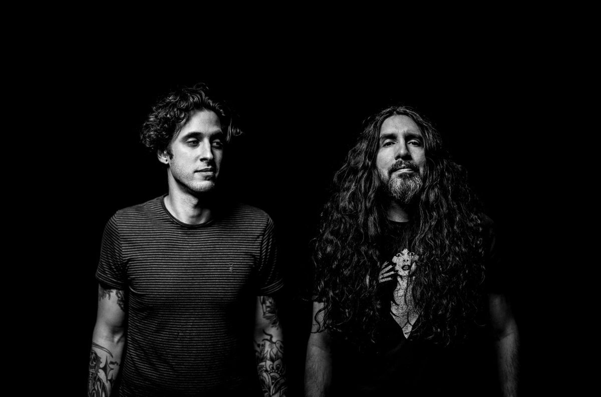Moon Destroys z videospotom za skladbo Stormbringer