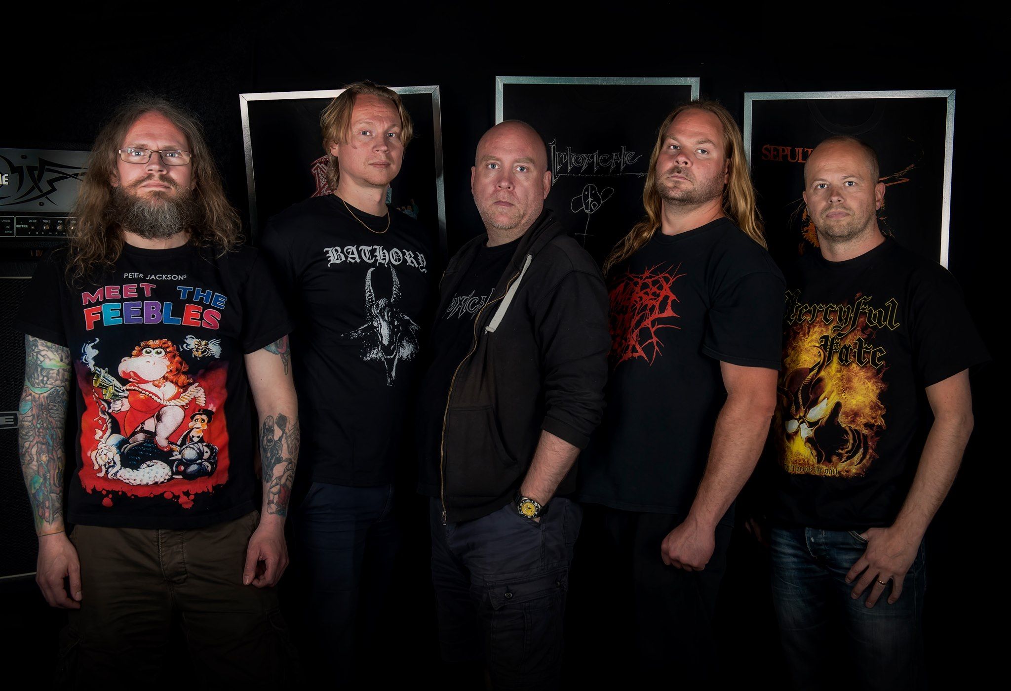 Intoxicate predstavljajo videospot za Crawling Forward