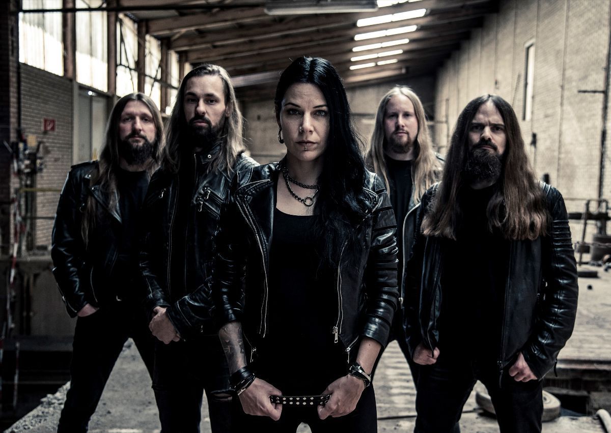 Hiraes na ogled ponujajo videospot za svoj prvi single