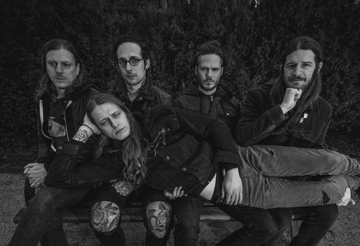 Dead Quiet z videospotom za skladbo Of Sound And Fury