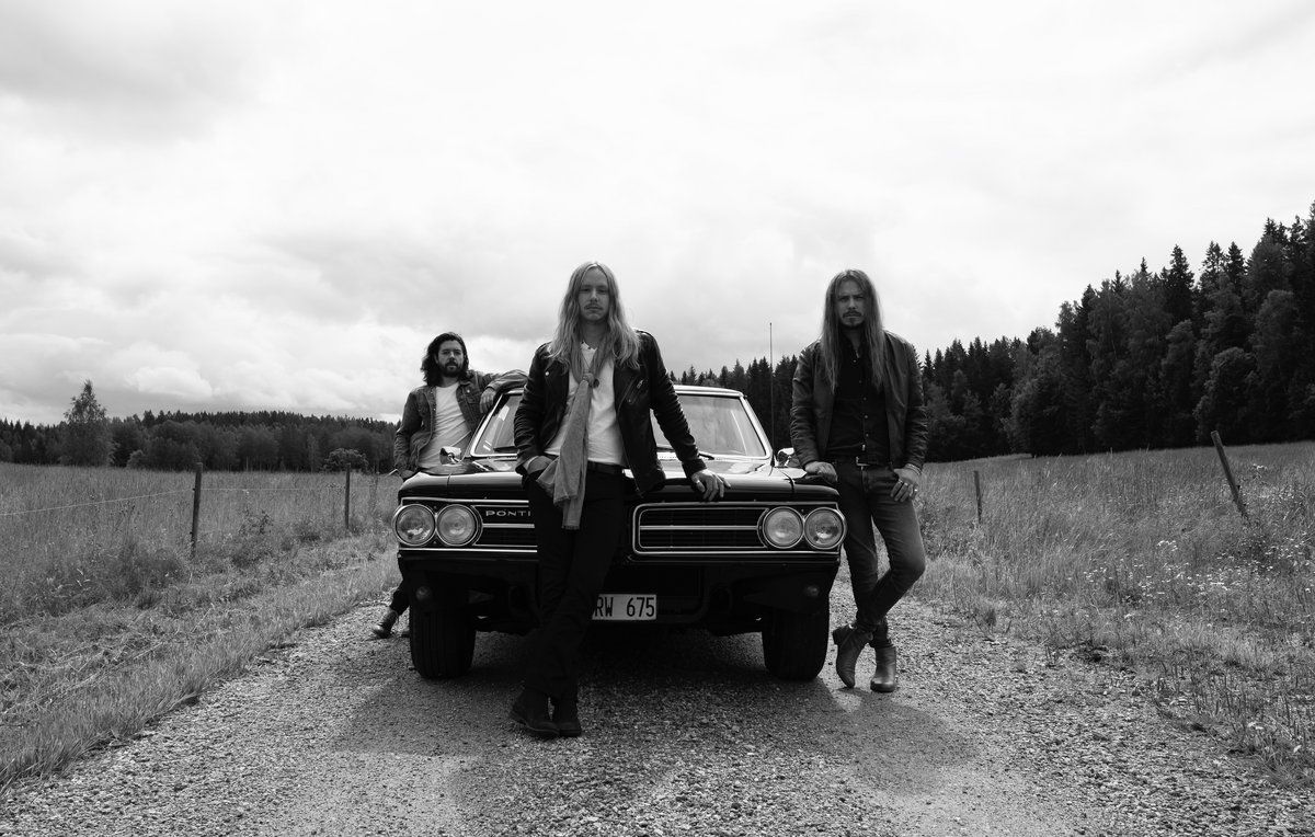 Stew predstavljajo prvi single s prihajajočega albuma