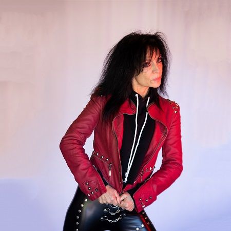 Prihaja tretji album Leather