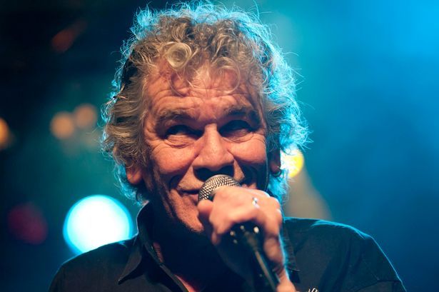 Umrl je Dan McCafferty
