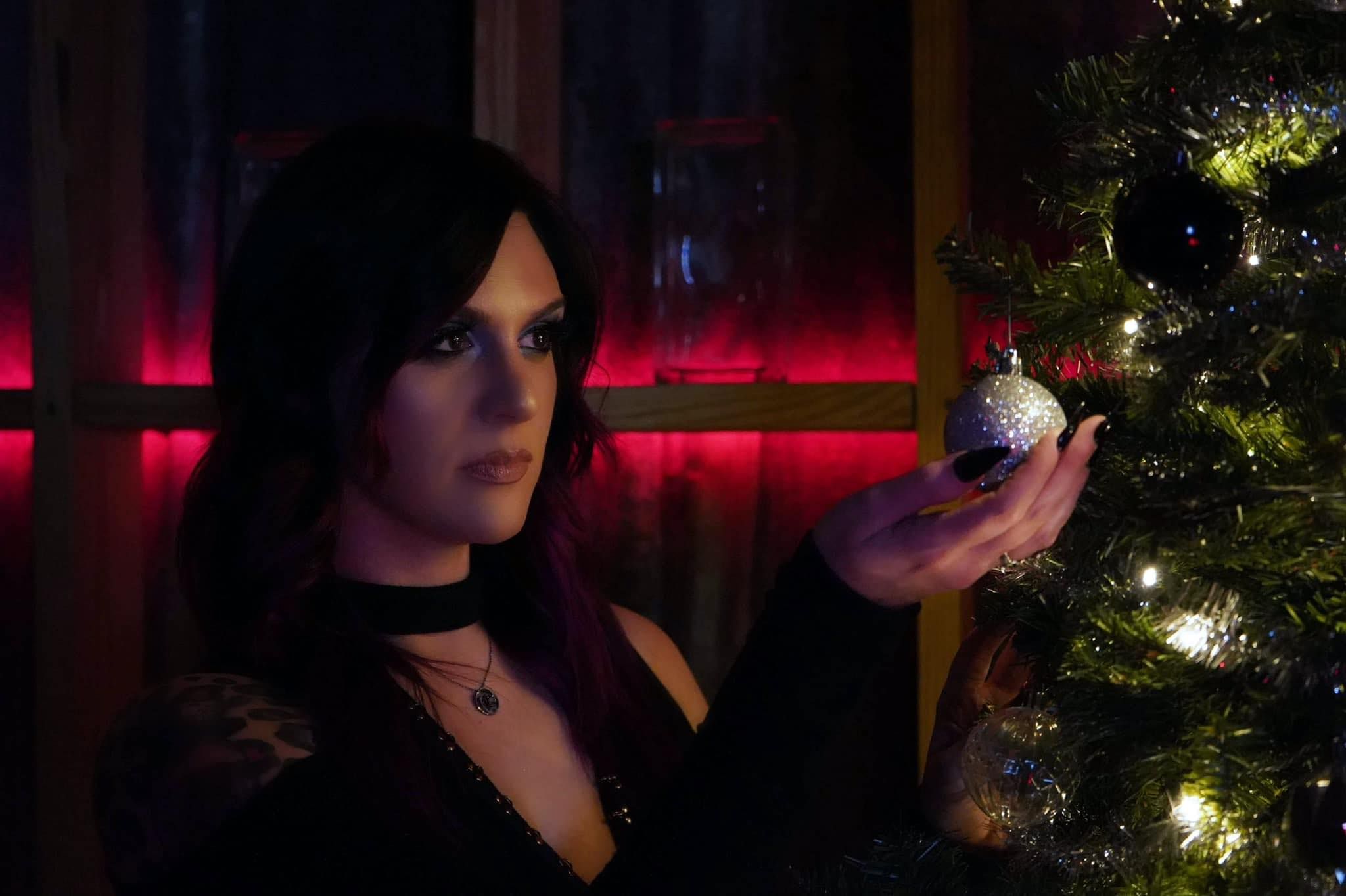 Lyric Noel z metal priredbo božične skladbe Carol of the Bells ...