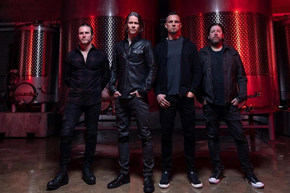 Alter Bridge predstavili single Holiday
