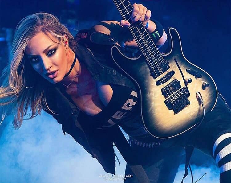 Nita Strauss in Dorothy objavili video za Victorious