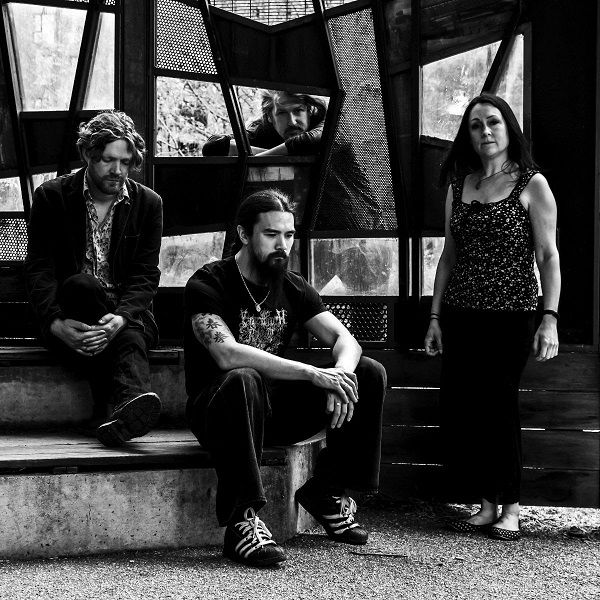 The River izdali album in videospot