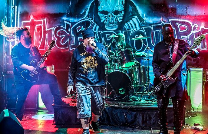 Spiral Grave posneli video za The Death of Ronnie M.