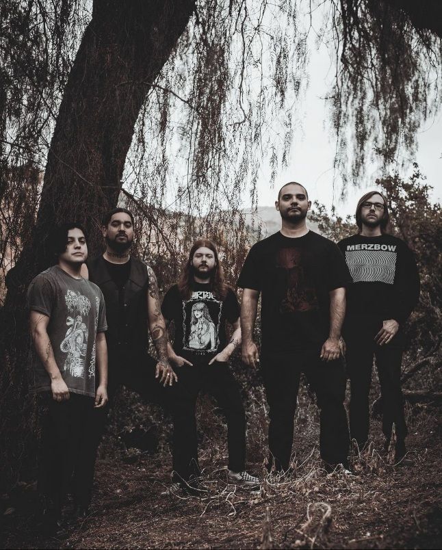 Prisluhnite drugemu albumu Civerous