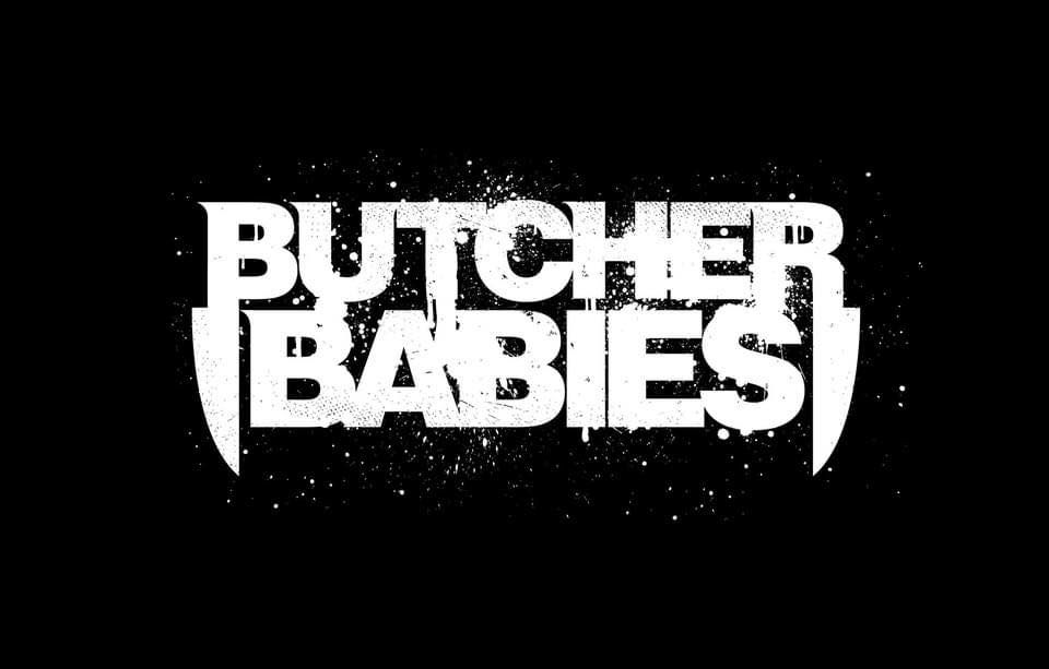 Butcher Babies zapustila vokalistka Carla Harvey