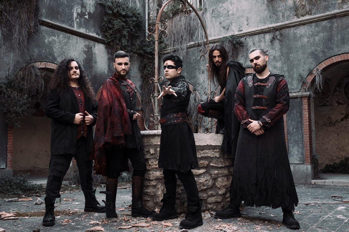 Poslušate lahko A Symphony of Pestilence od Draconicon