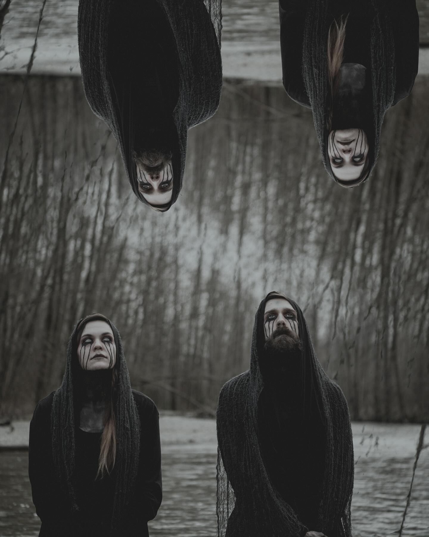 Svež komad predstavlja dvojec Crown of Madness