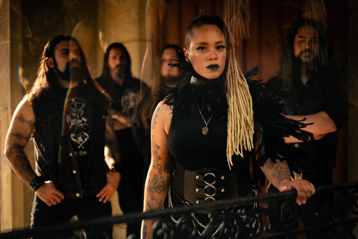 Oceans Of Slumber priredili pesem Alone