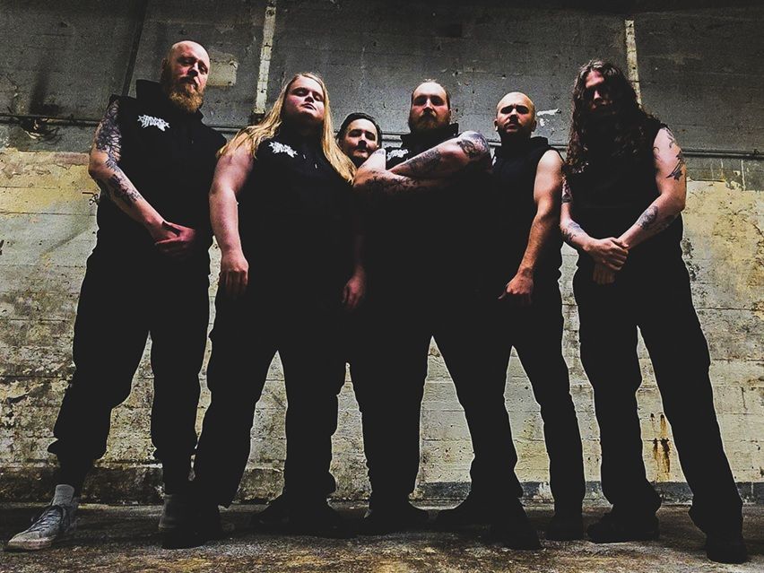 Poslušate lahko Ruthless od Devine Defilement