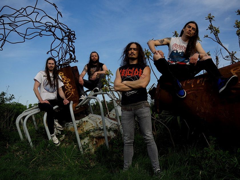 Poslušate lahko Ethereal Dominance od Mortal Scepter