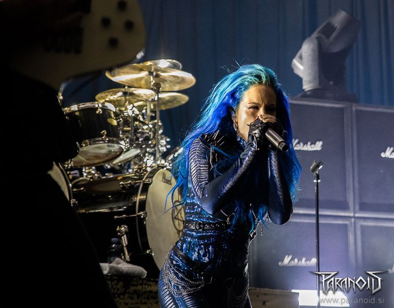 Alissa White-Gluz po novem pri Blue Medusa
