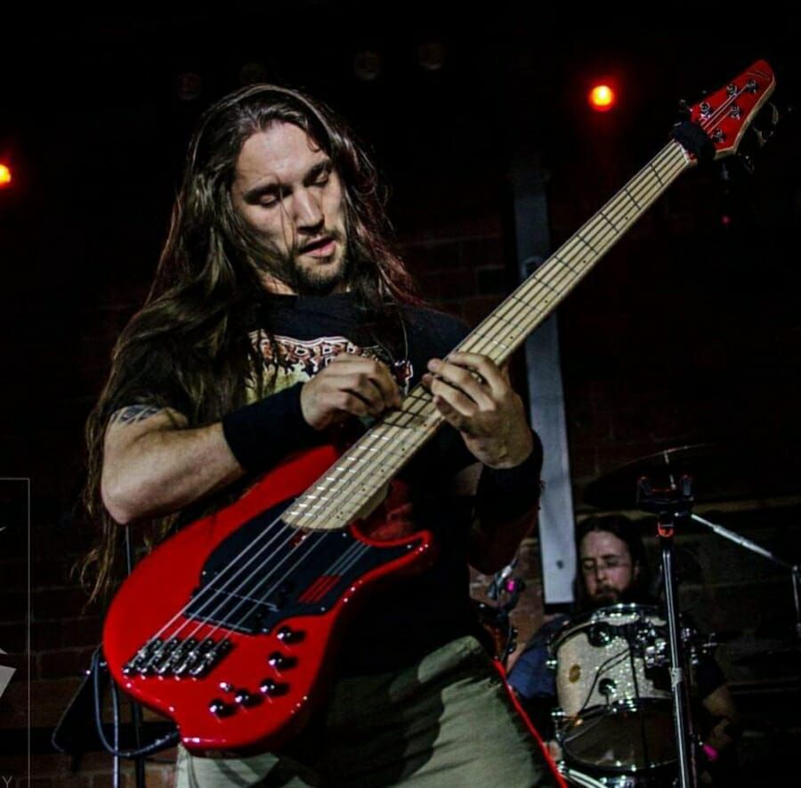 Umrl je italijanski basist Federico Benini