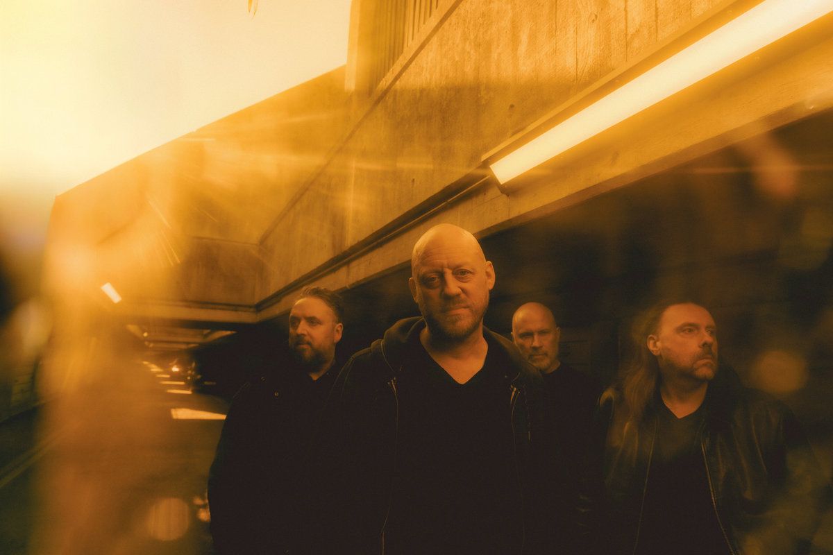 Izšel je tretji album zasedbe Warning