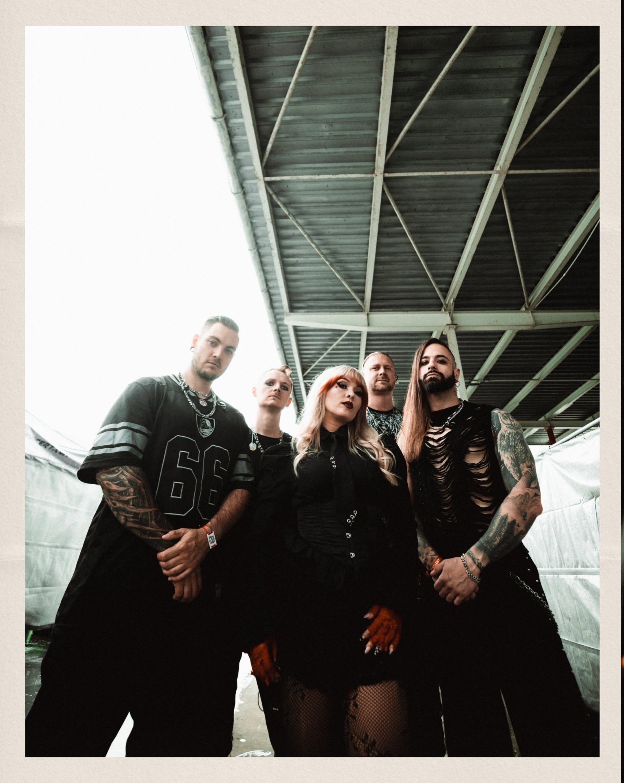 Enemy Inside z videom za komad Dopamine