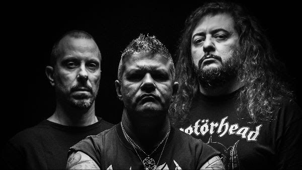 Gory Blister podpisali z Dusktone