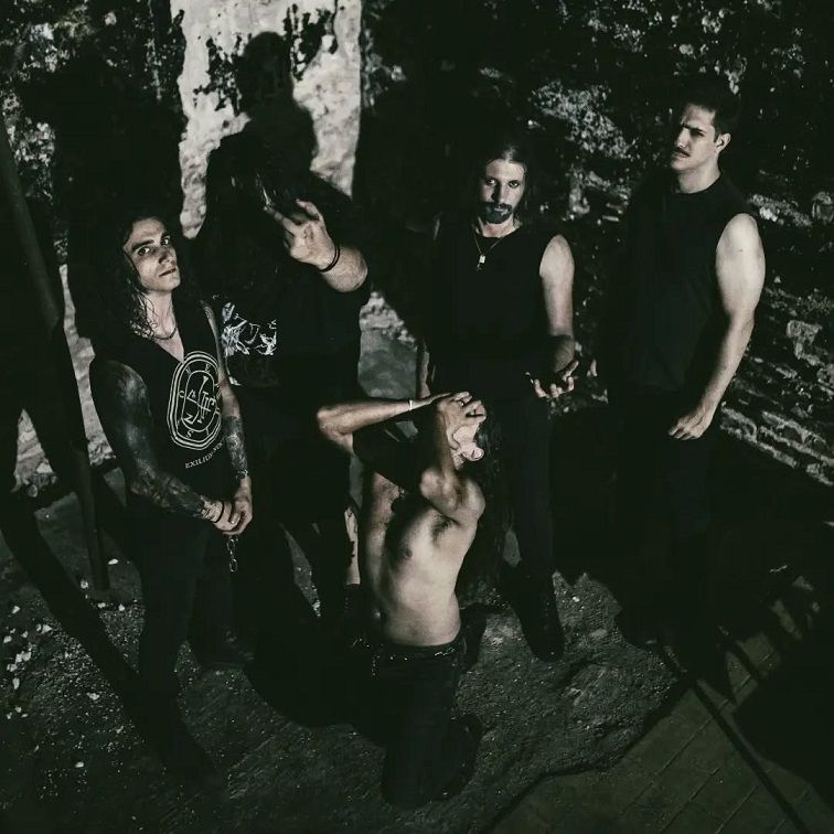 Poslušate lahko Algos od Warhammer
