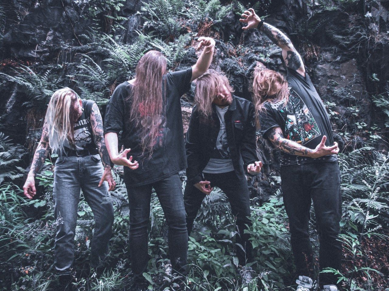 Prisluhnite novi izdaji od Grave Hex