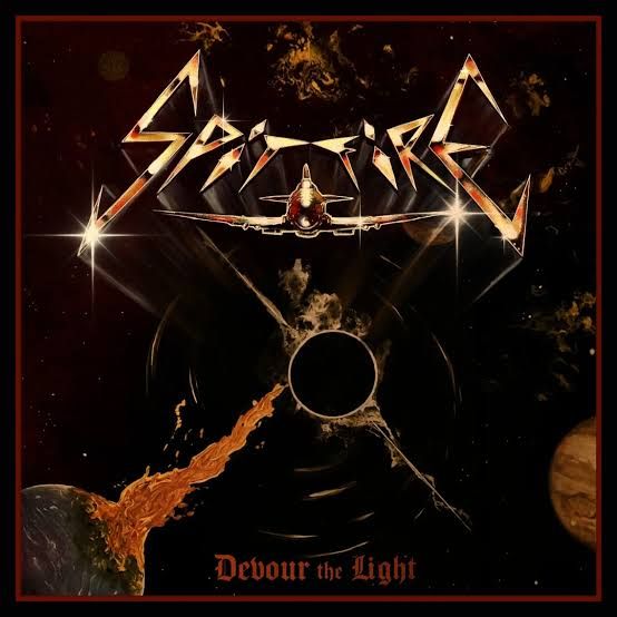 Nemci Spitfire marca z EP-jem Devour the Light