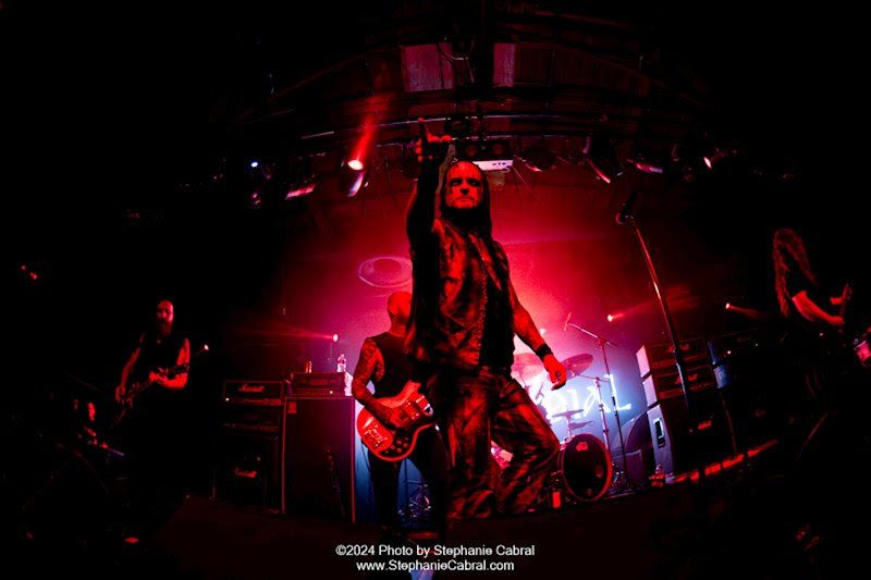Poslušate lahko Live in New York City od Primordial